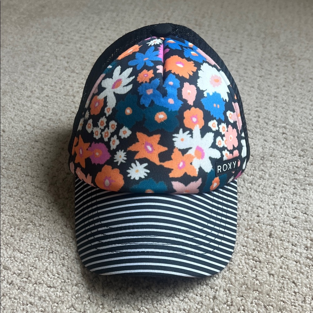 Roxy Black Floral and Striped Hat